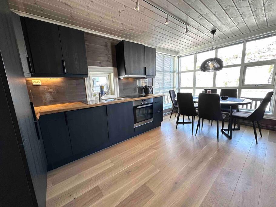 Lovise Mountain Apartment Stranda  Exterior foto